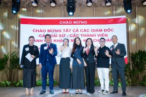 An Phạm tại buổi chào mừng