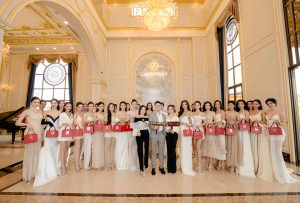 Đỗ Hải Vương Nam và nhân viên